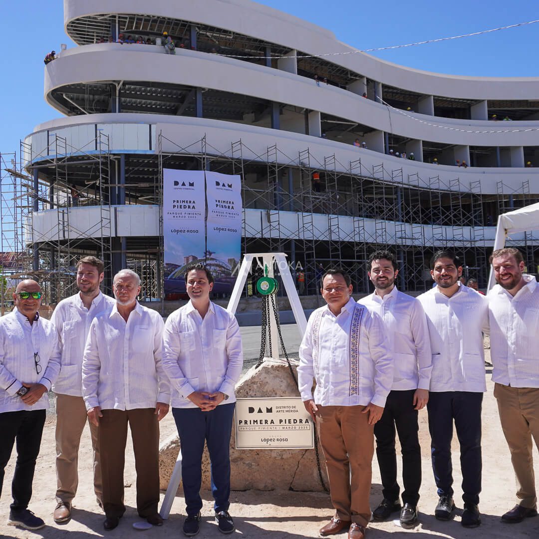 Inversionista tomando fotos