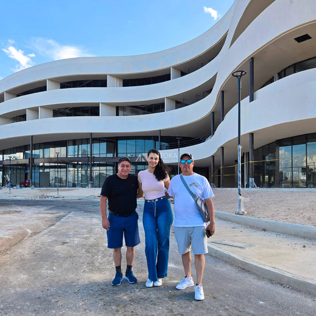 Inversionista consultando