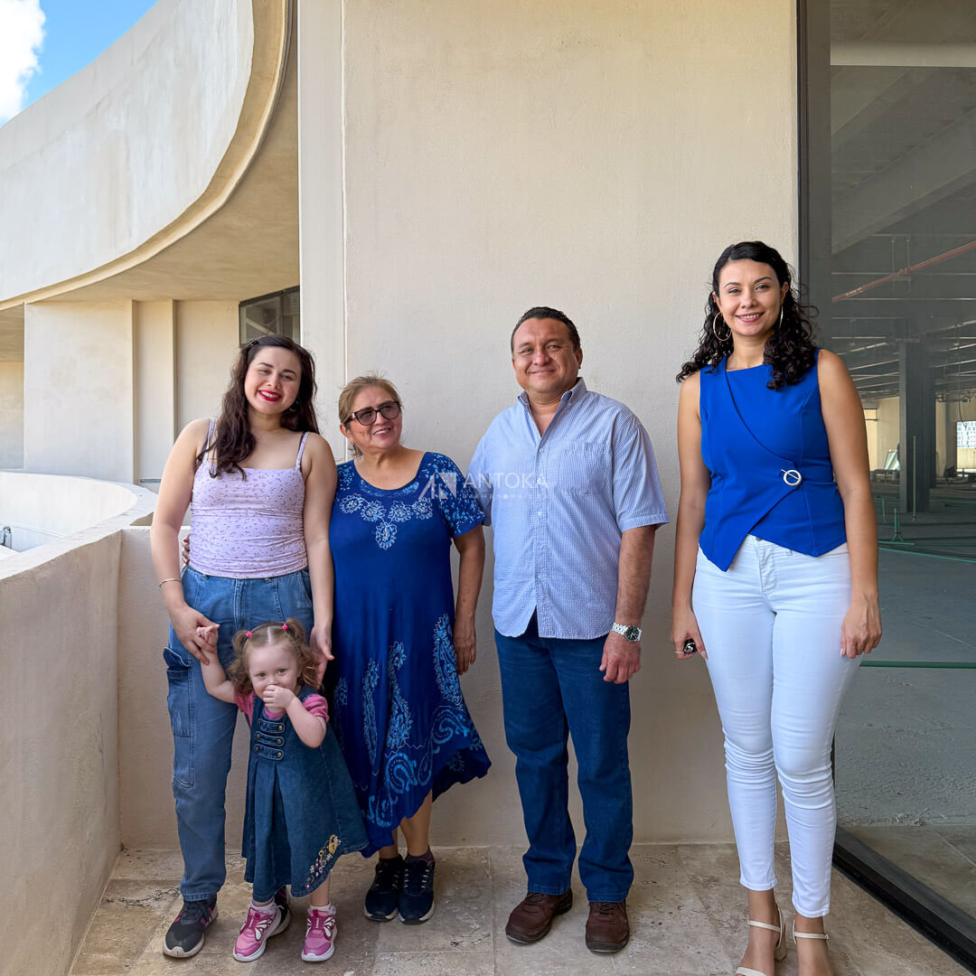 Inversionista en visita guiada