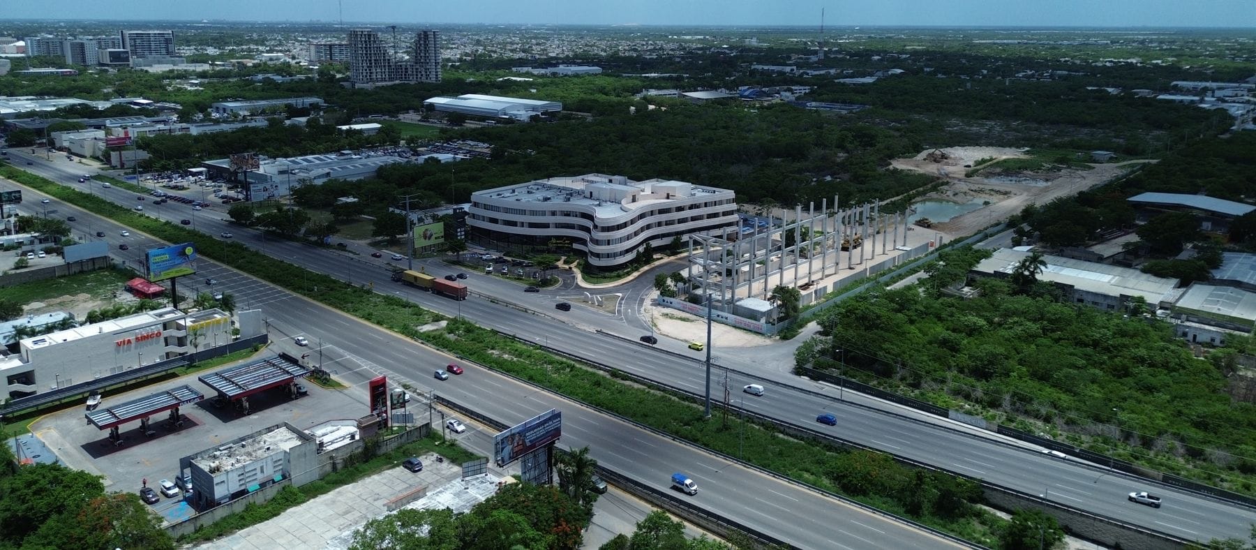 Parque Pimienta sobre la carretera Mérida–Progreso, vista aérea