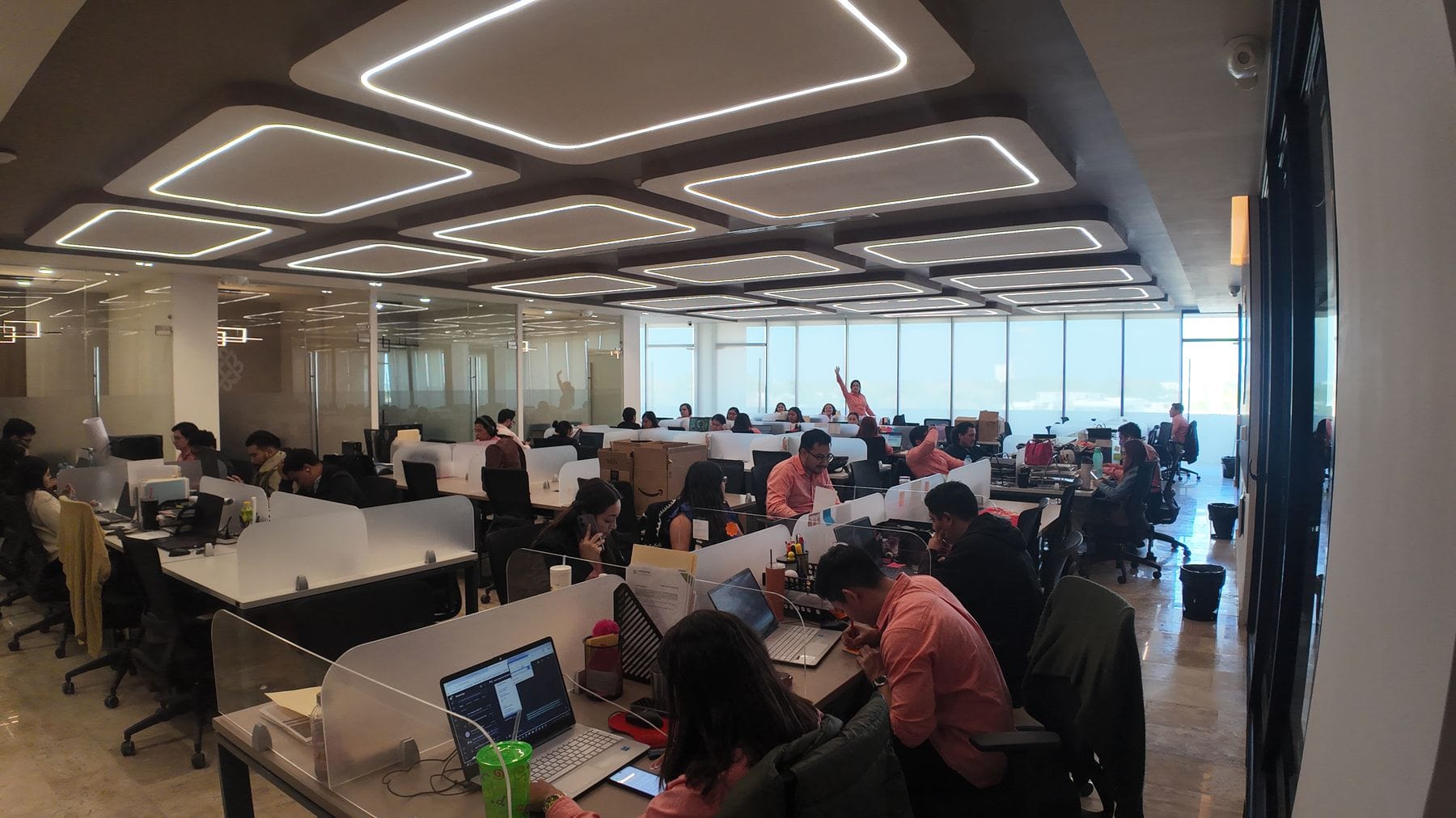 Equipo de Grupo López Rosa trabajando en DAM Business Center