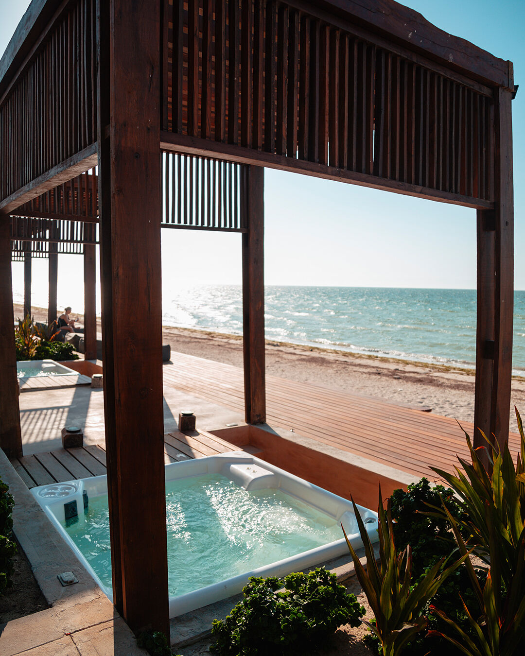 Jacuzzi frente al mar en Playaviva